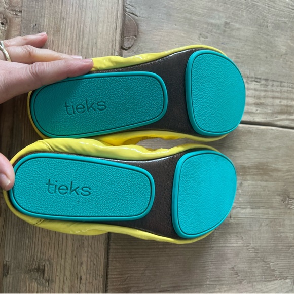 Tieks Yellow woman’s flat Shoes - Picture 8 of 14